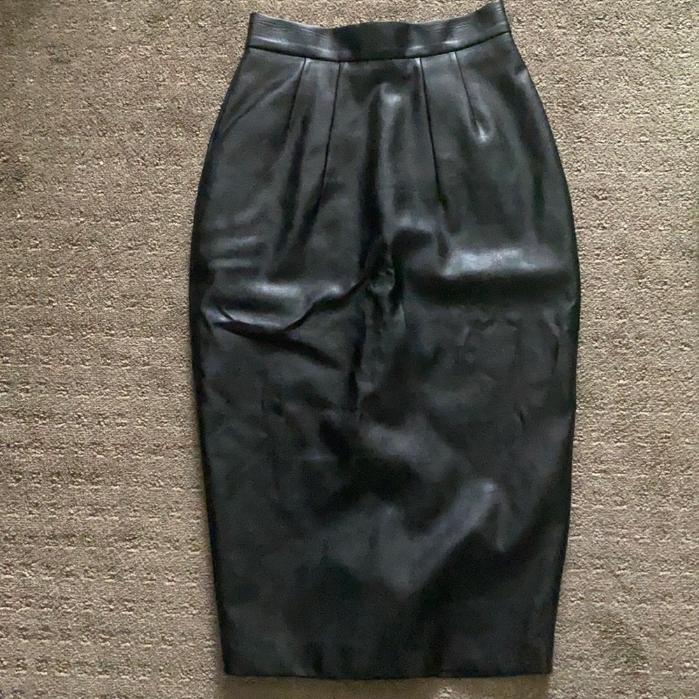 VIXEN BY MICHELINE PITT FAUX LEATHER PENCIL SKIRT